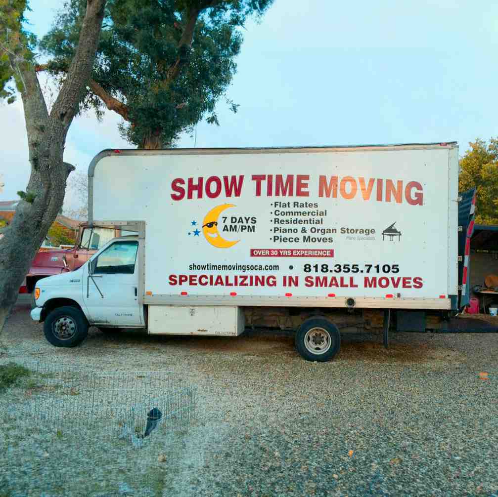 Showtime Moving & Storage logo