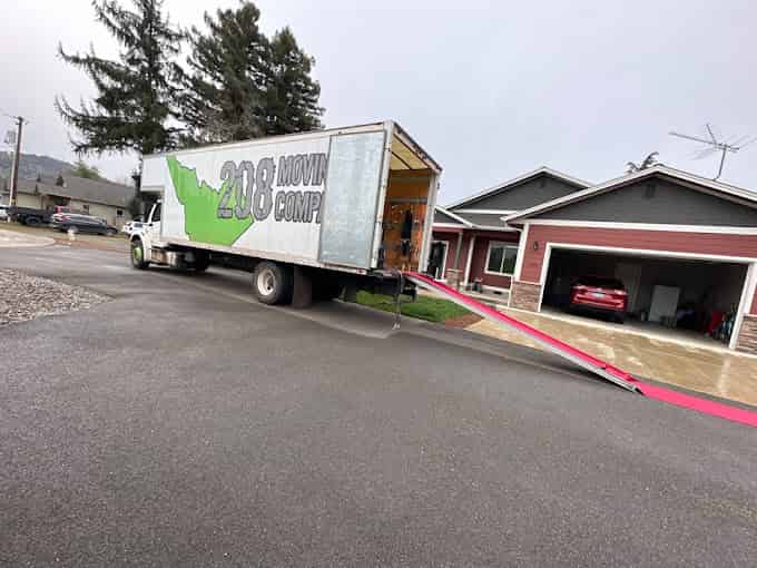 208 Moving Company - Image 7