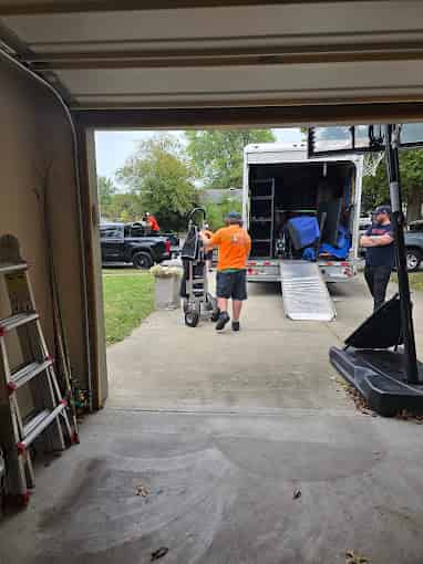 417 Moving - Image 2