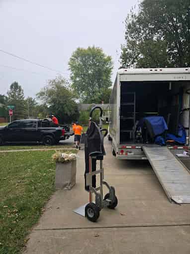 417 Moving - Image 4