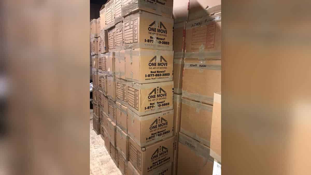 One Move Movers logo (OMM)