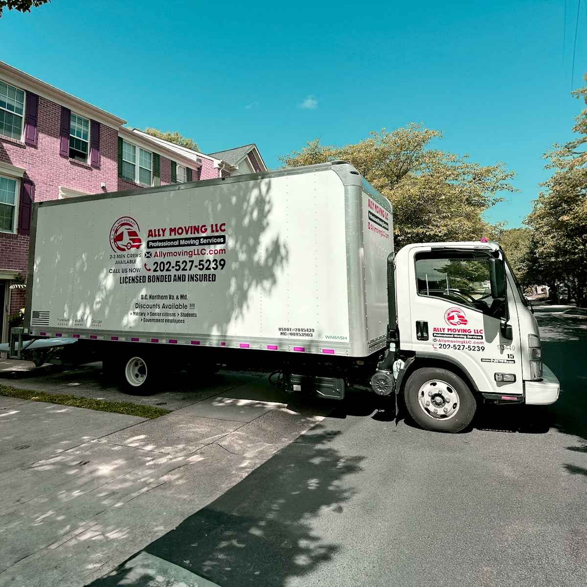 Ally Moving LLC logo (AML)