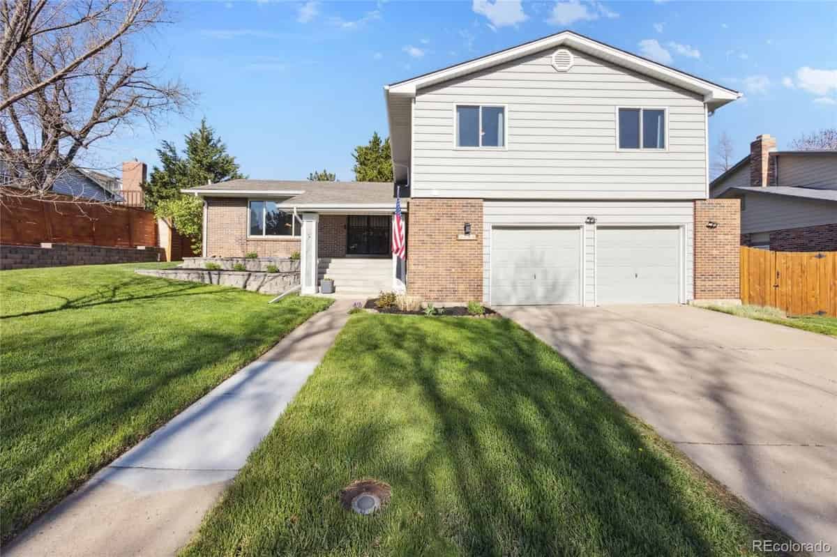 a home in the suburbs of edmonton, canada