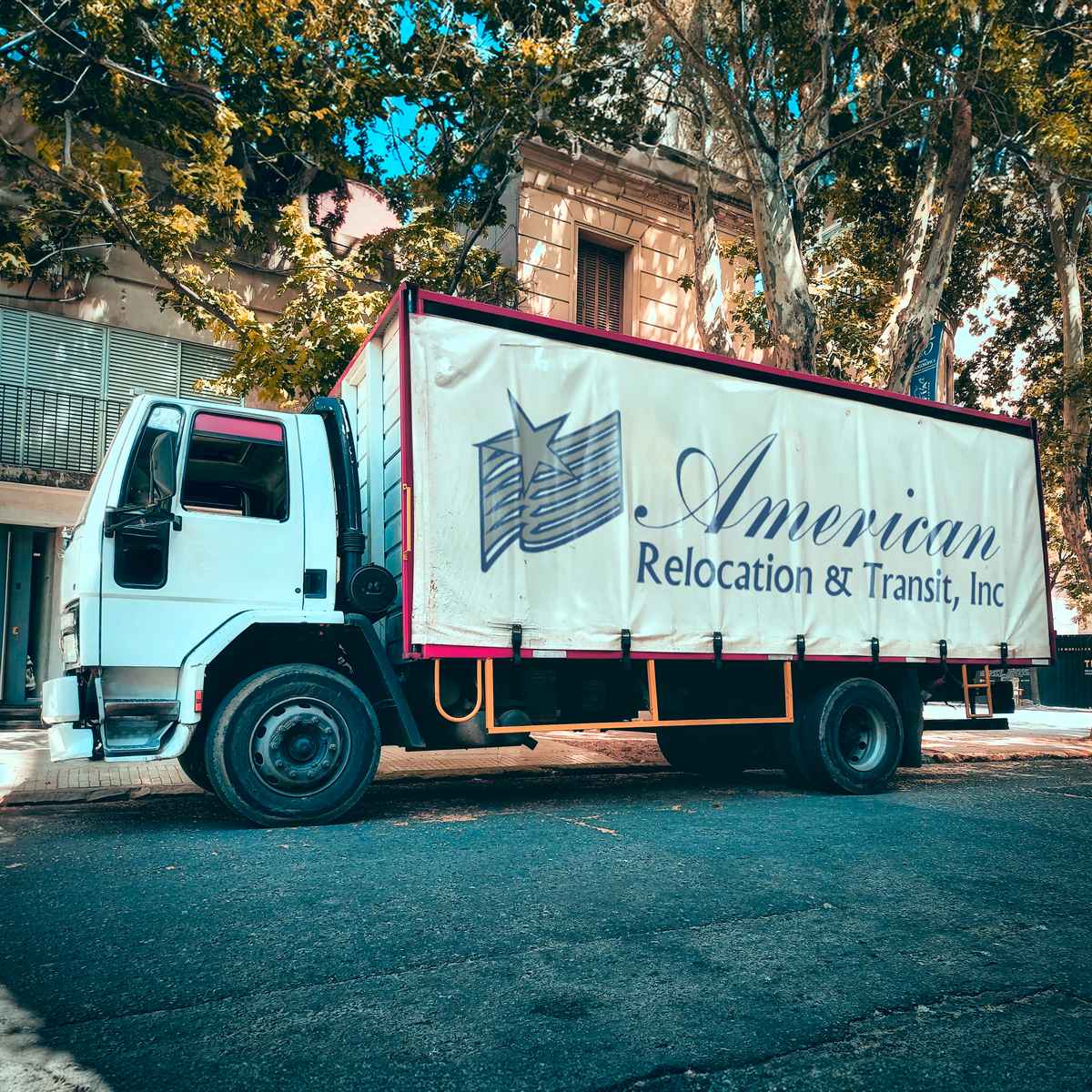 American Relocation And Transit logo (ARA)