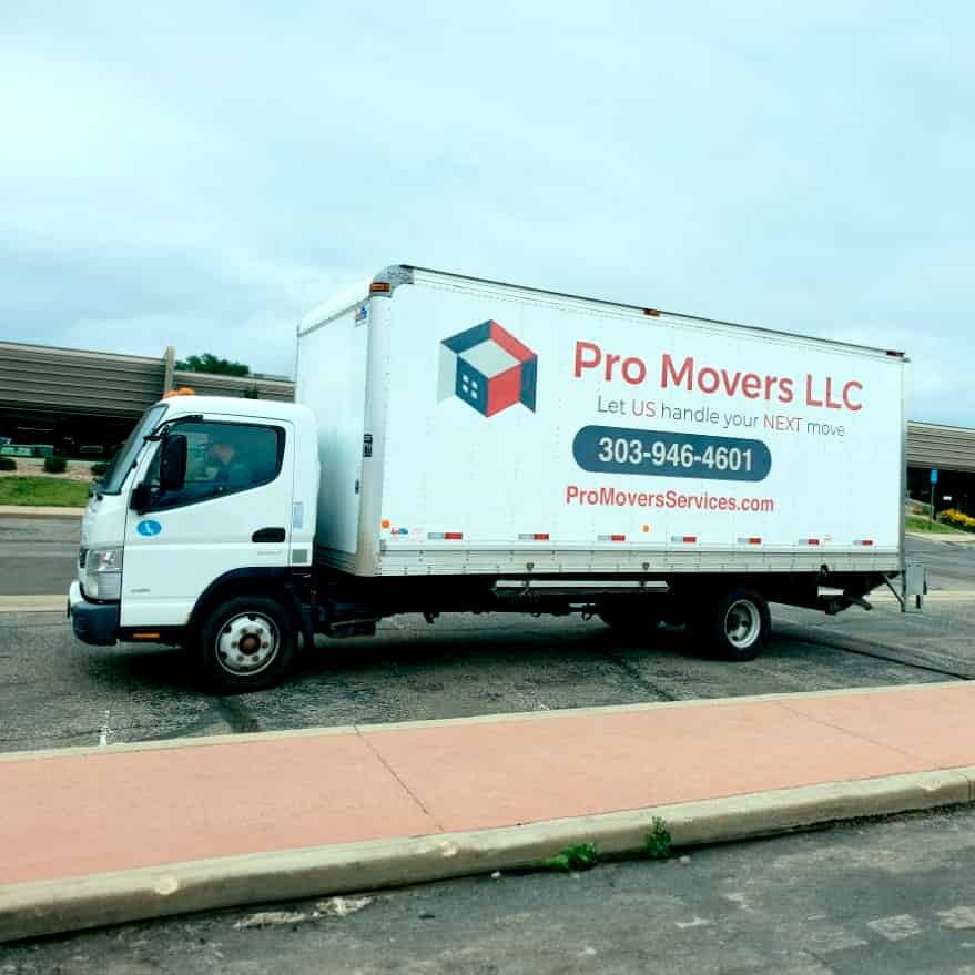 Pro Movers LLC logo (PML)