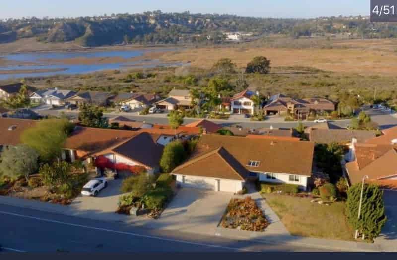 a view of houses in a neighborhood