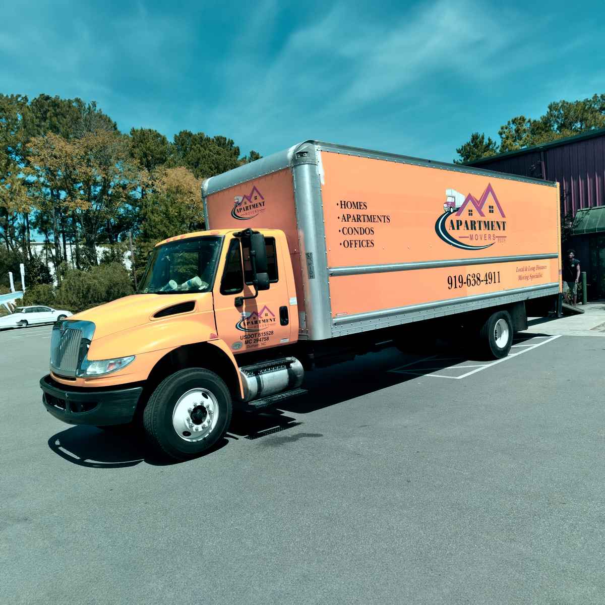 Apartment Movers Plus logo