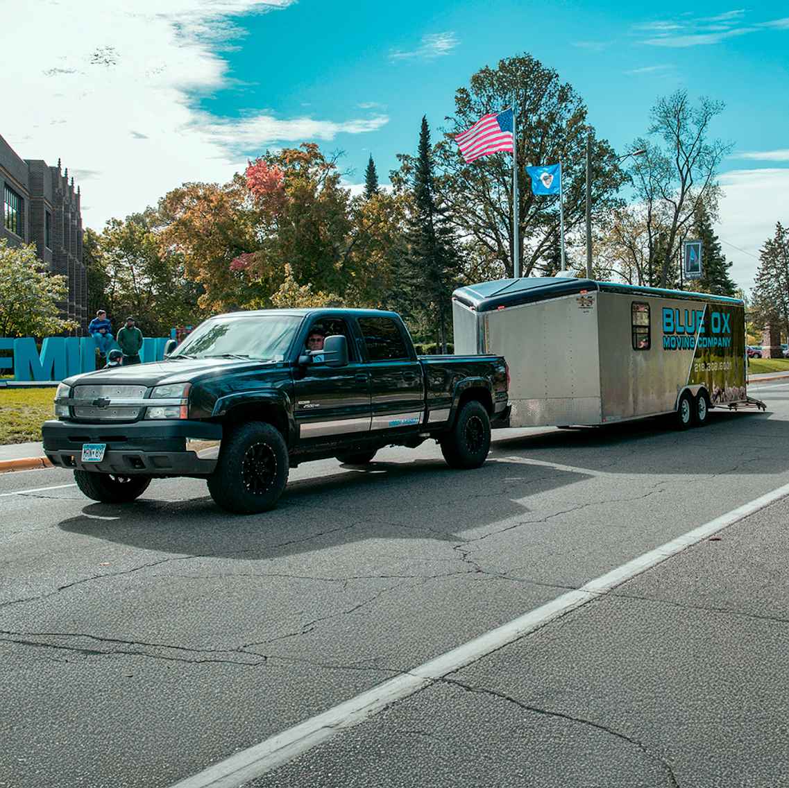 Blue Ox Moving Company logo