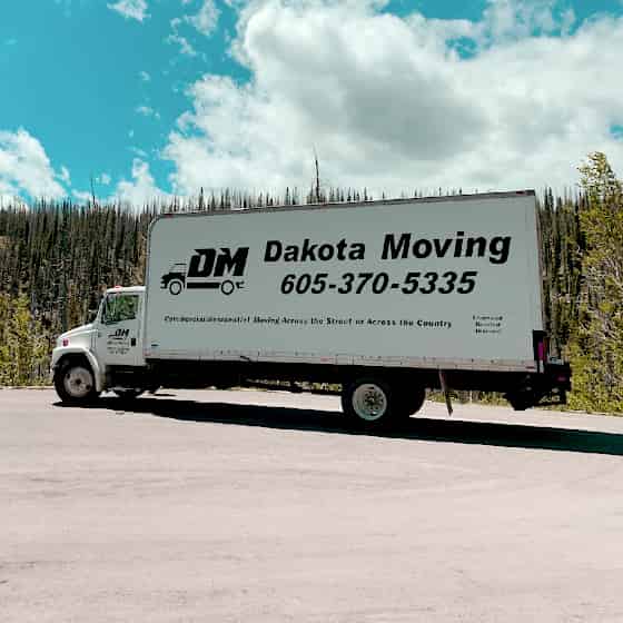 Dakota Moving logo