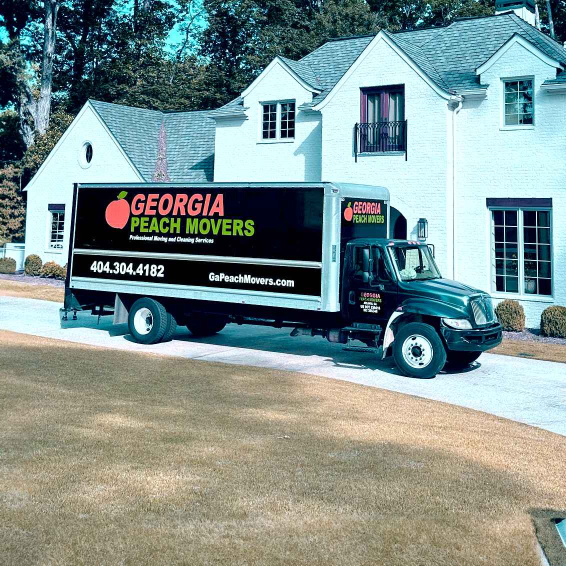 Georgia Peach Movers logo