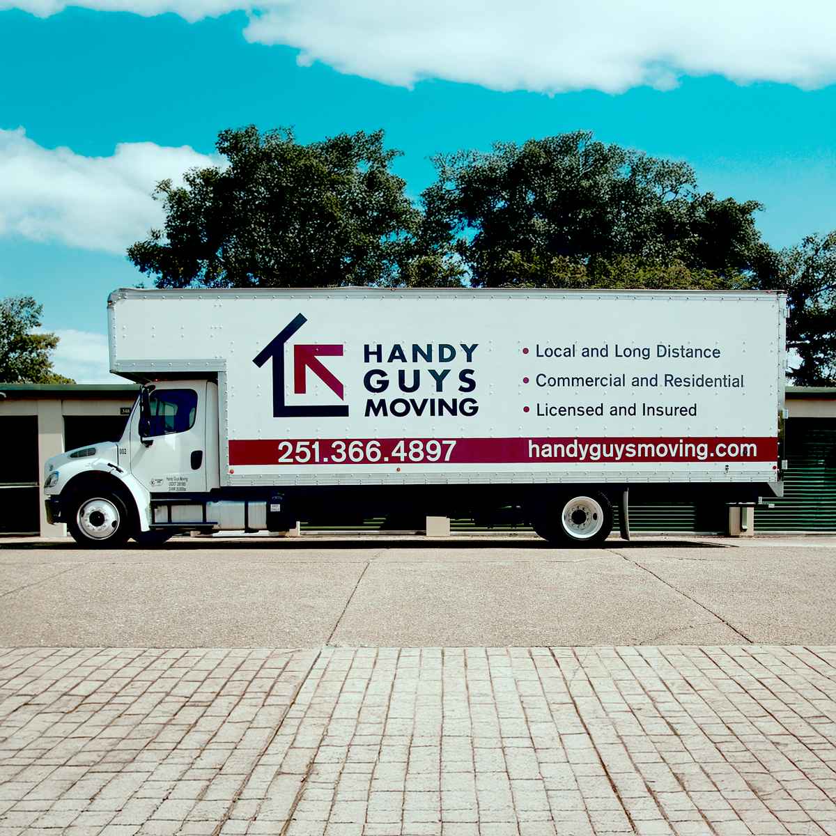 HANDY GUYS MOVING logo