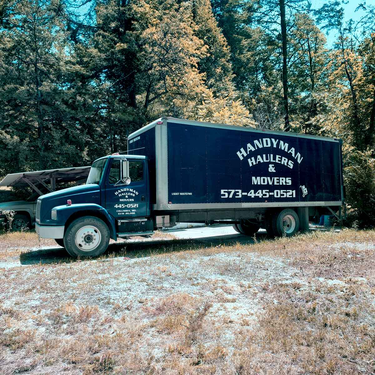 Handyman Haulers Moving Service logo