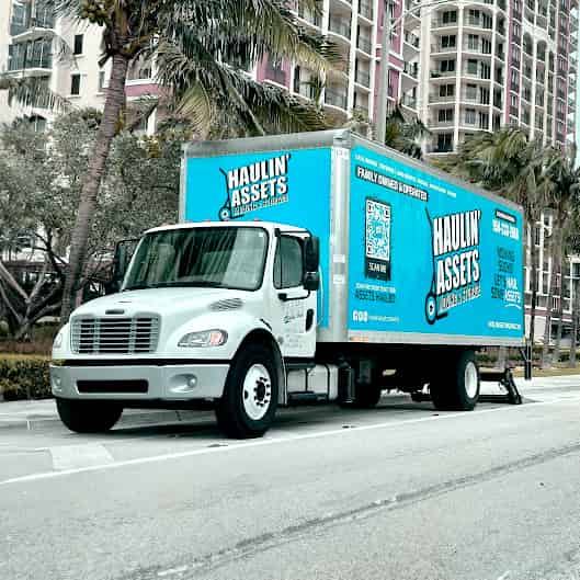 Haulin' Assets Moving logo