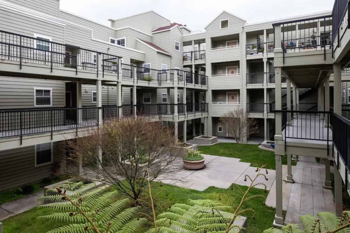 the courtyard at the village apartments in seattle, wa