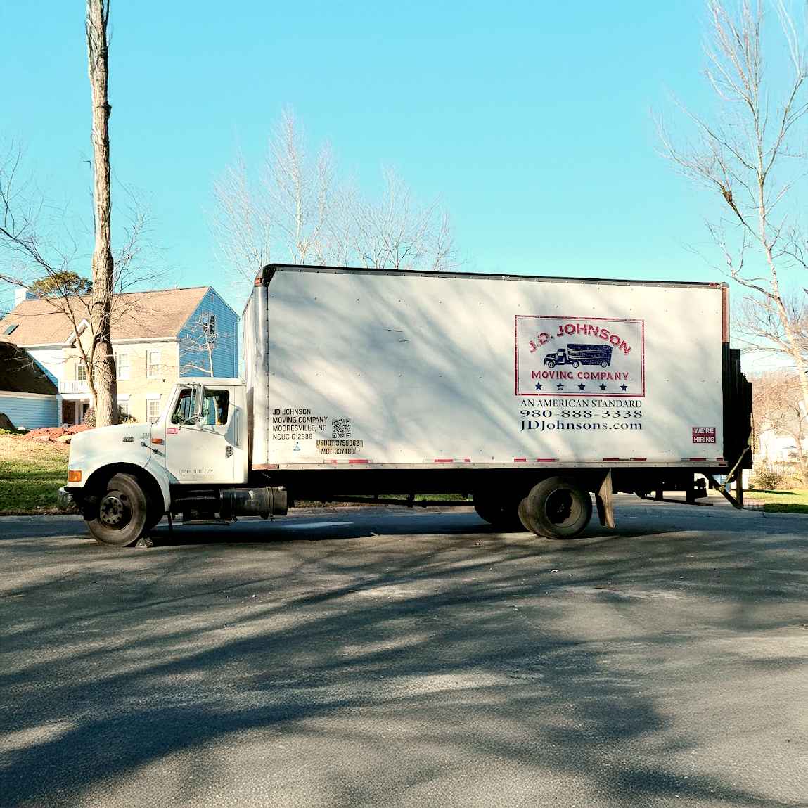 JD JOHNSON MOVING COMPANY logo