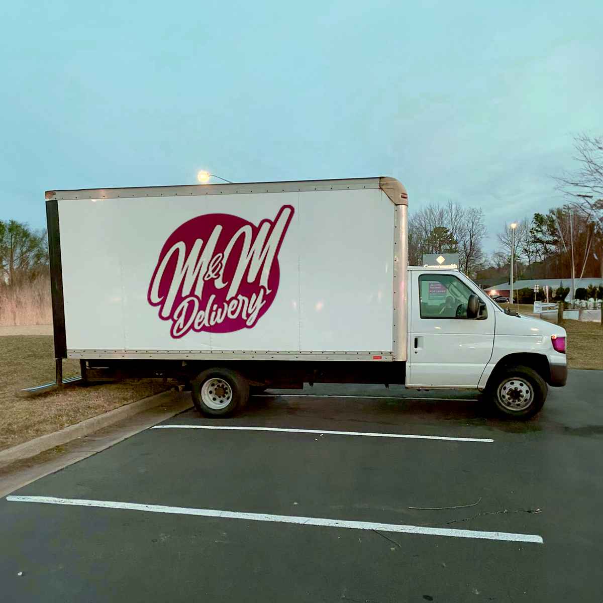 M & M Delivery Services LLC logo