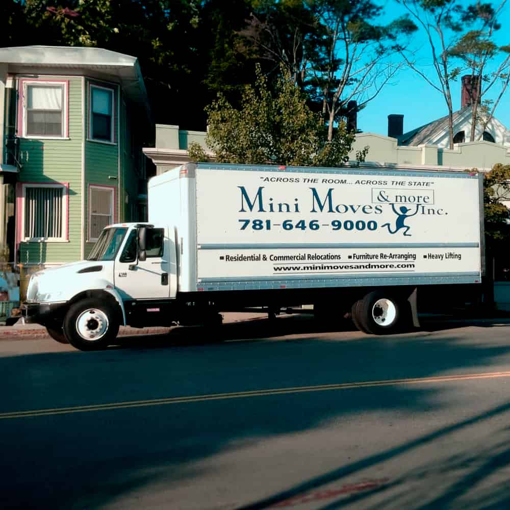 Mini Moves and More, Inc. logo