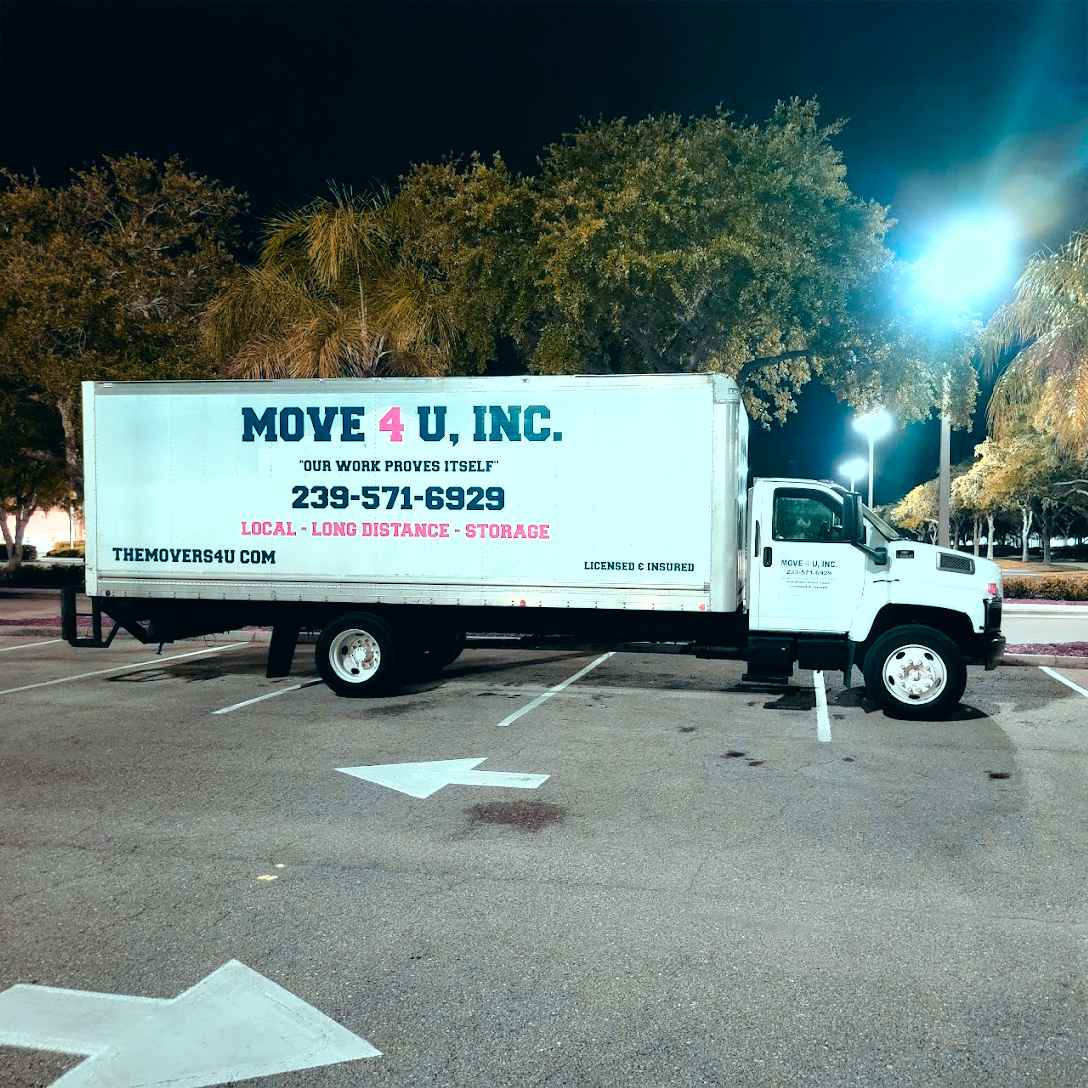 Move 4 U logo