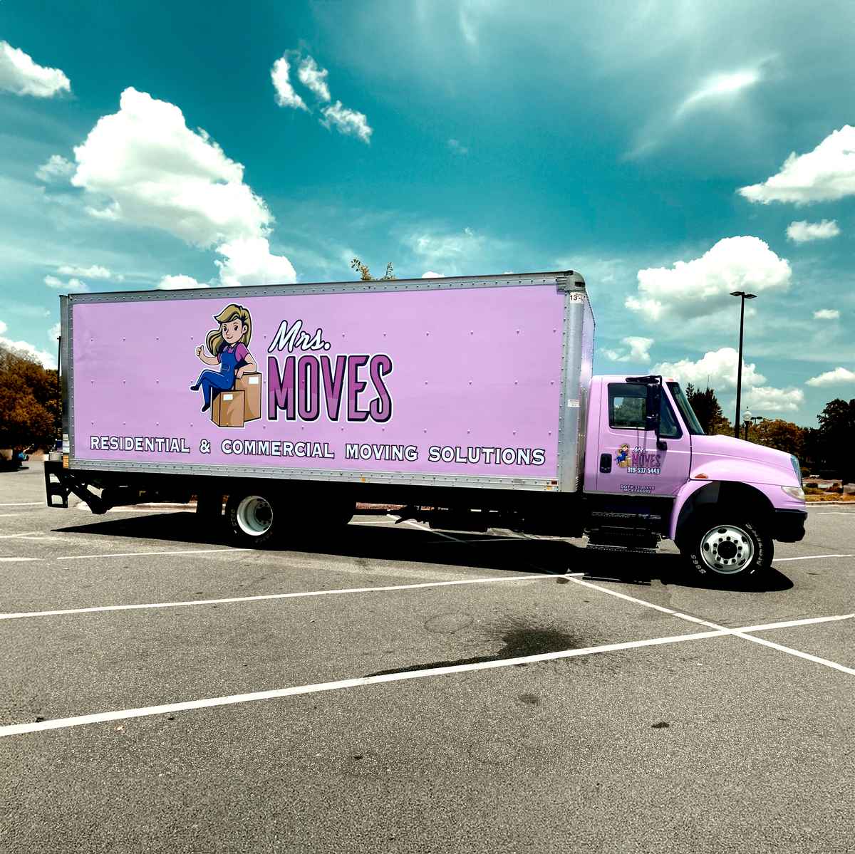 Mrs. Moves logo