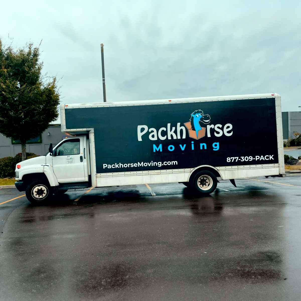 Packhorse Moving logo