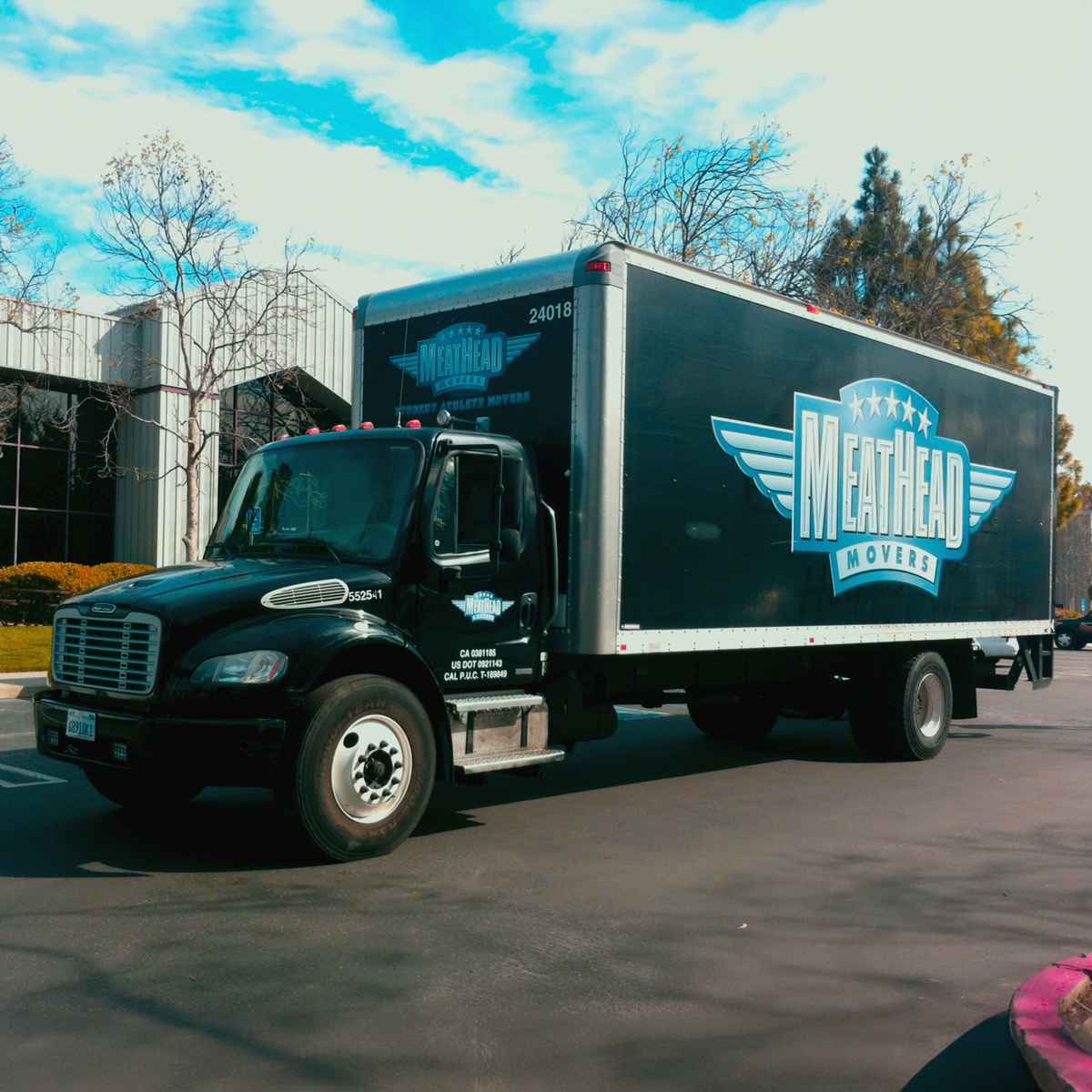 Meathead Movers logo