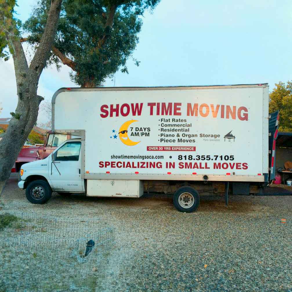 Showtime Moving & Storage logo