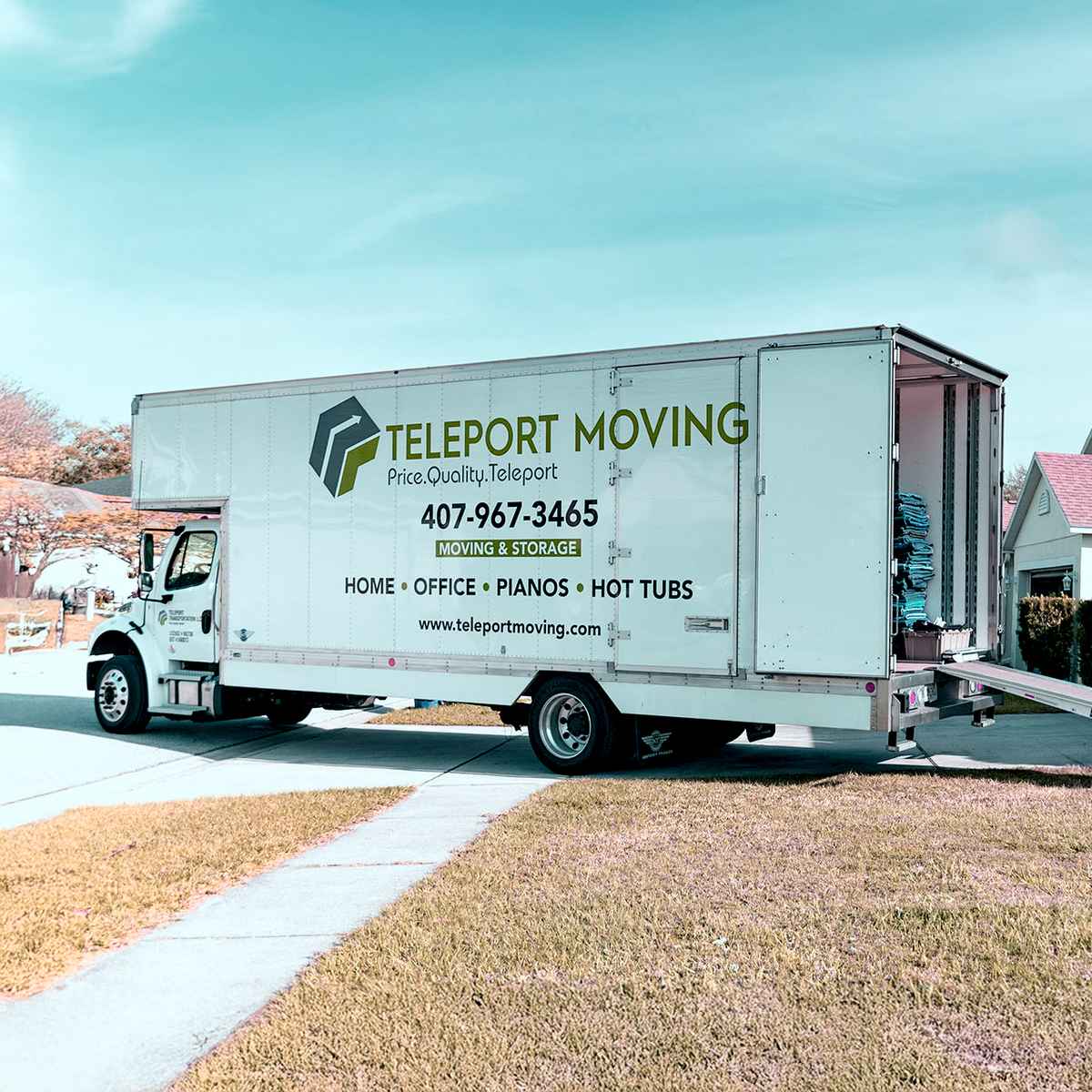 Teleport Moving logo