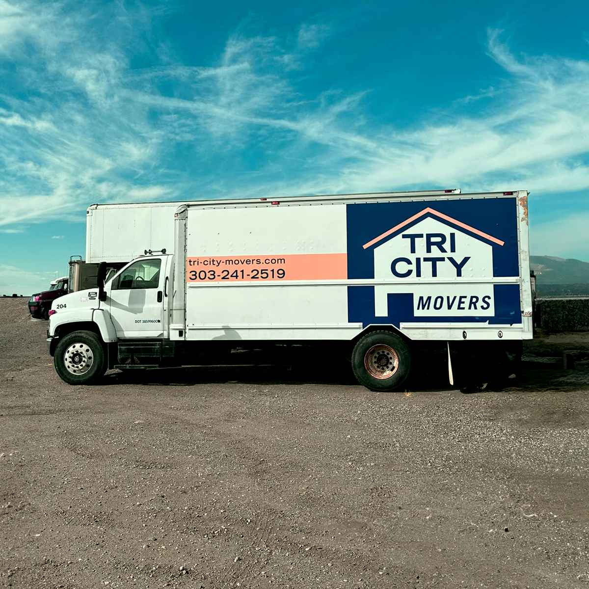 Tri City Movers logo