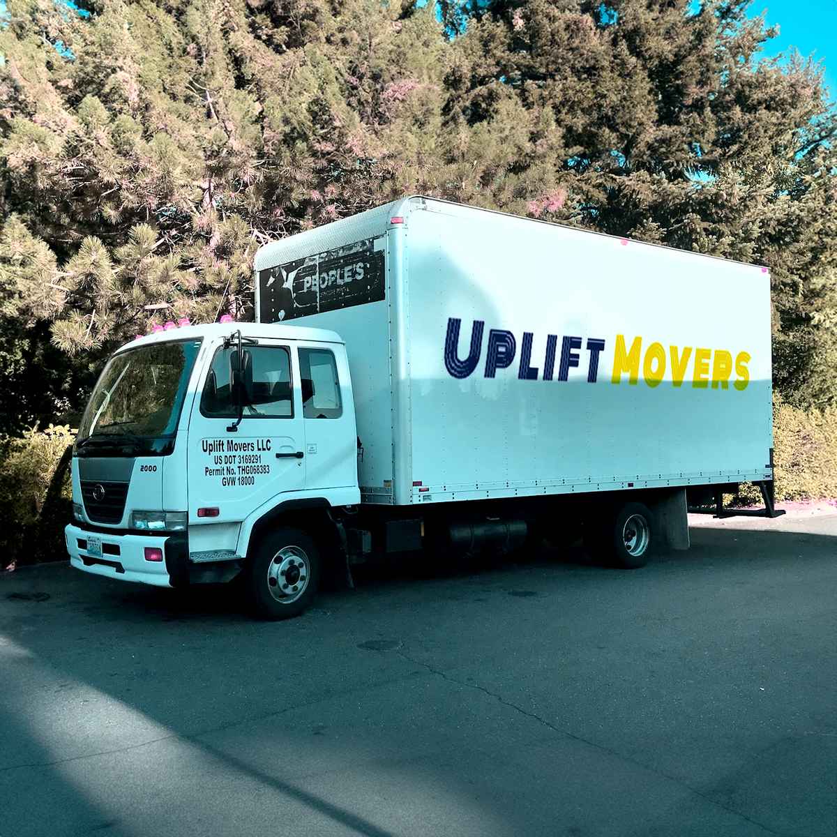 Uplift Movers logo
