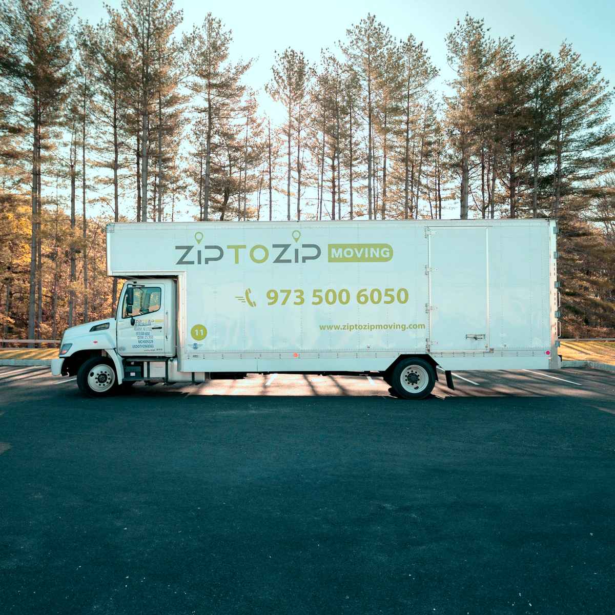 ZIP TO ZIP MOVING  logo